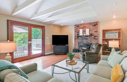 Hauppauge House | Tranquil and Pet-Friendly Estate on Long Island!