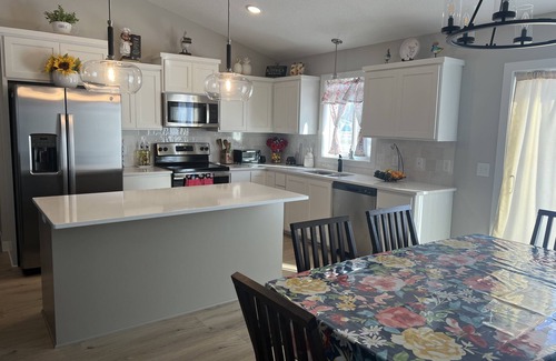 Isanti House | Tranquil and Spacious Getaway!