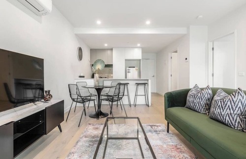 Heidelberg Apartment | Tranquil Apt | Major Hospital Precinct w Parking