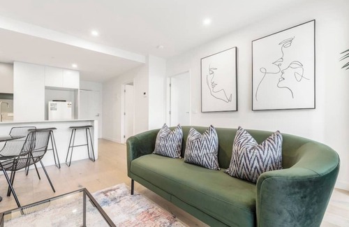 Heidelberg Apartment | Tranquil Apt | Major Hospital Precinct w Parking