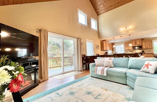 Arch Cape House | Tranquil Arch Cape Escape - Walk to the Beach!
