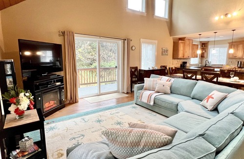 Arch Cape House | Tranquil Arch Cape Escape - Walk to the Beach!