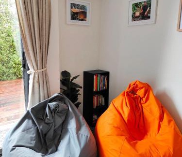 Linwood Apartment | Tranquil Bamboo Oasis at Christchurch