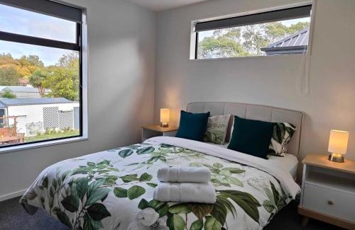 Linwood Apartment | Tranquil Bamboo Oasis at Christchurch