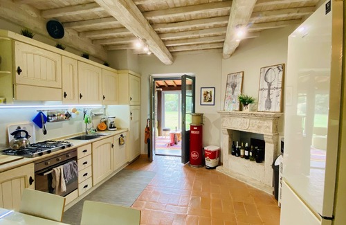 Acqua Loreto Cottage | Tranquil Beauty - Villa with pool, wi-fi, TV, tennis court, caretaker near Todi