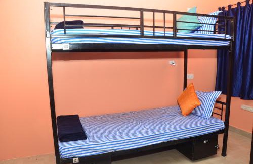 Bhubaneshwar House | Tranquil Budget Room