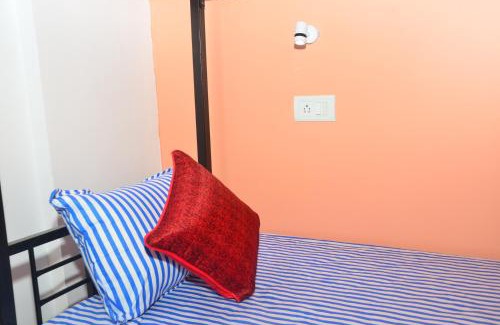 Bhubaneshwar House | Tranquil Budget Room