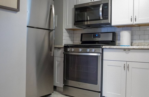 Brightwood Park Apartment | Tranquil City Oasis in Hip Neighborhood w/Free Parking
