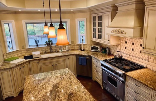 Cedar Ridge Villa | Tranquil & clean 5-acre getaway