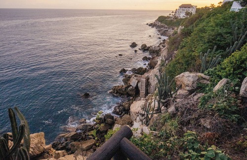 Hidalgo Apartment | Tranquil Cliffside Apartment with Stunning Ocean Views