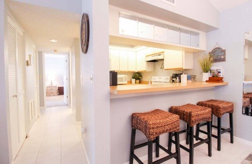 Venice Condo | Tranquil condo minutes from Venice Beach - Beach Bungalow