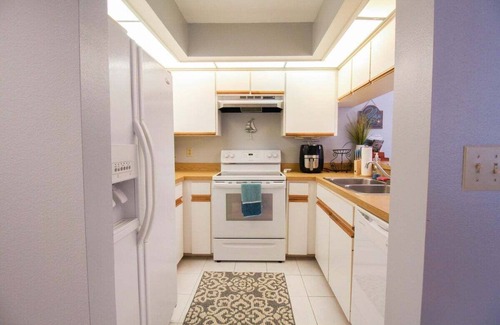 Venice Condo | Tranquil condo minutes from Venice Beach - Beach Bungalow