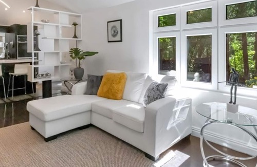 North Saanich Cottage | Tranquil Cottage Deep Cove Vancouver Island