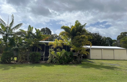Bunya Creek House | Tranquil Country Home
