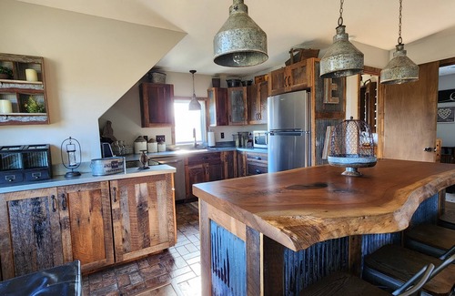 Gambier Apartment | Tranquil Country Loft and backyard paradise in the rolling hills of Gambier, OH