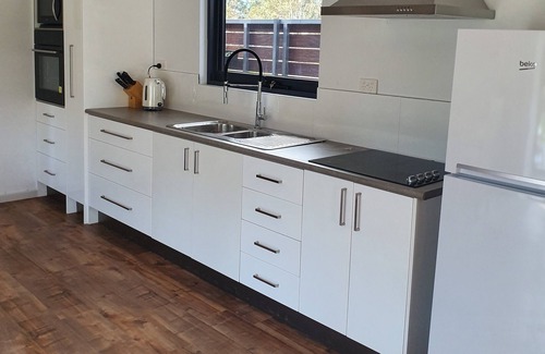 Echuca House | Tranquil Country Retreat on bushland acreage only 5km from town center