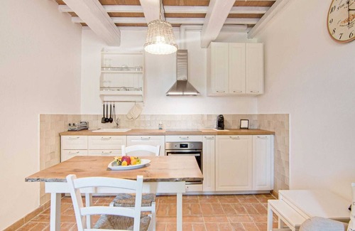 Mombaroccio Apartment | Tranquil Countryside Apartment