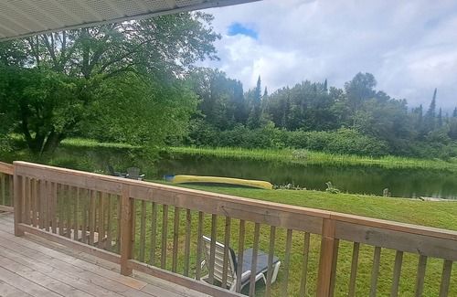 Ryerson Cottage | Tranquil, cozy cottage just steps from the river with miles of boating fun!