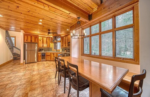 Helen Cabin | Tranquil creekside modern mountain cabin. Hike, fish, tube or just relax!
