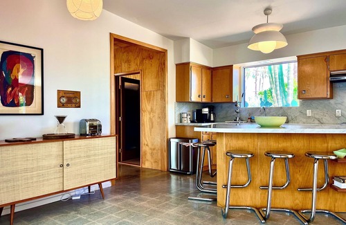 Twin Palms House | Tranquil Deepwell Escape - Saltwater pool & jacuzzi