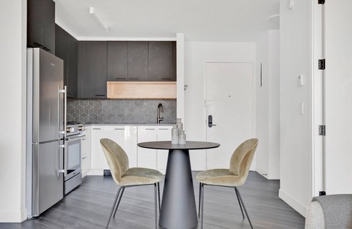 East Village Apartment | Tranquil East Village 1BR Gym, Garden + Doorman, by Blueground