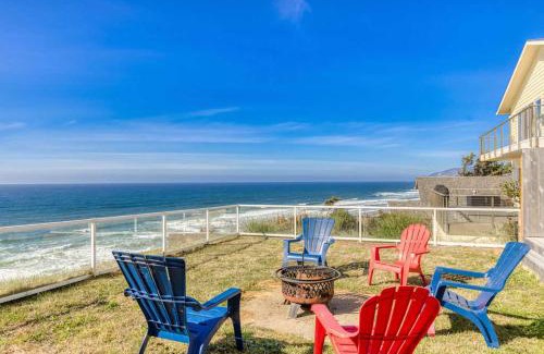 Lincoln City House | Tranquil Edge Retreat - Oceanfront house w hottub