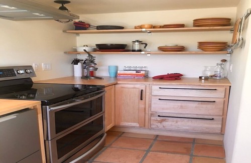 Shadow Hills Cabin | Tranquil Equestrian Retreat in Shadow Hills – Ideal for Extended Stays