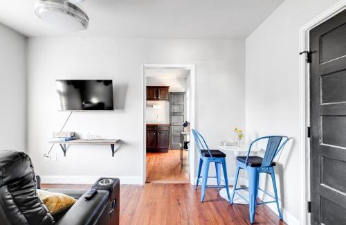 Church Hill Apartment | Tranquil Escape in Church Hill Near Libby Park