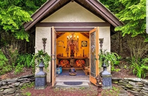 Denver Villa | Tranquil escape with/endless mountain hot tub views. 2.5 hours from GWB
