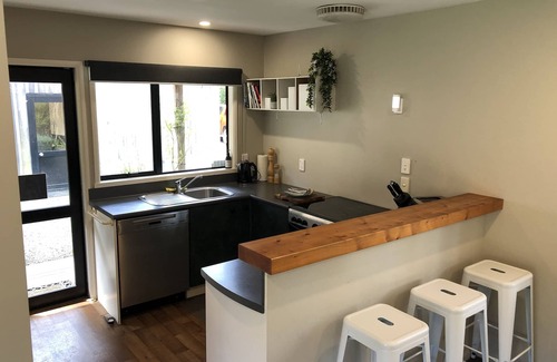 Akaroa House | Tranquil Family Retreat