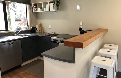 Akaroa House | Tranquil Family Retreat