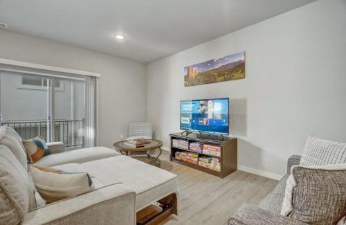 Stetson Hills House | Tranquil Family Condo