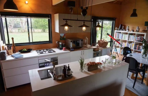 Mangrove Mountain House | Tranquil Farmstay on Central Coast! Cozy Holiday Rental for couples & families