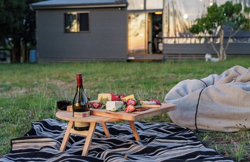 Mangrove Mountain House | Tranquil Farmstay on Central Coast! Cozy Holiday Rental for couples & families