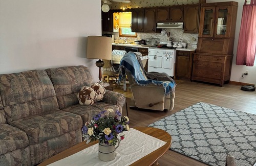 Stanton County Other | Tranquil farmhouse near to Johnson City - 2 bedrooms, 2 baths, vintage kitchen.