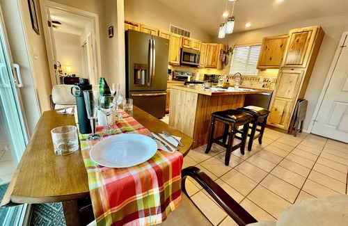 Foothills House | Tranquil Foothills Retreat