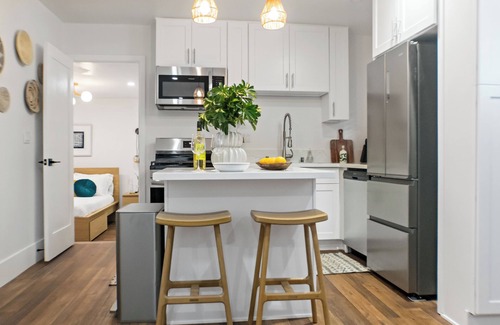 Willmore Apartment | Tranquil & Full Equipped Apartment close to Convention Center with Parking