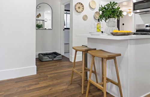 Willmore Apartment | Tranquil & Full Equipped Apartment close to Convention Center with Parking