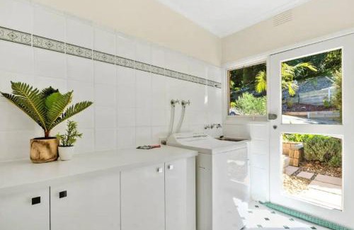 Mount Eliza House | Tranquil Fun Entertainer - Mt Eliza - Scenic Views