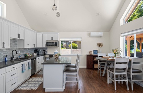 Lacey Apartment | Tranquil + Fun Hick's Lake Studio w/Lake Access