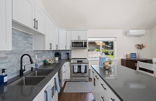 Lacey Apartment | Tranquil + Fun Hick's Lake Studio w/Lake Access