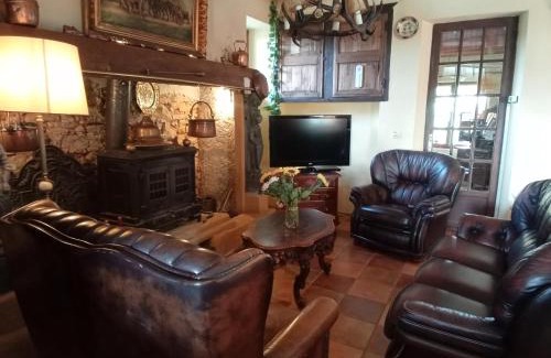 Puy-l'Eveque House | Tranquil Garden Hideaway