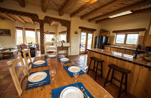 El Prado House | TRANQUIL GET AWAY between Taos & Ski Valley