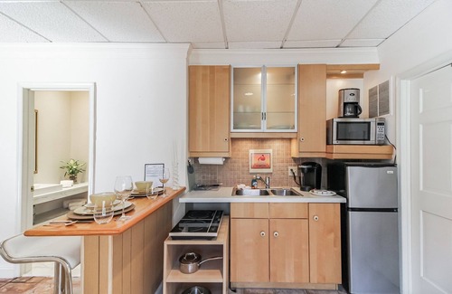 Long Green Condo | Tranquil Getaway In Gated Community - Free Wifi and laptop-friendly workspace by RedAwning