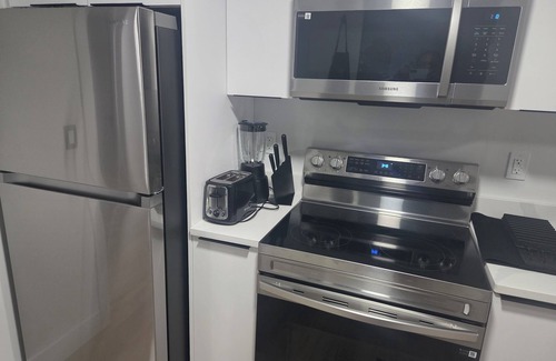 Southwest Edmonton House | Tranquil Getaway.nnHome located near golf course.Enjoy this calm & stylish suite