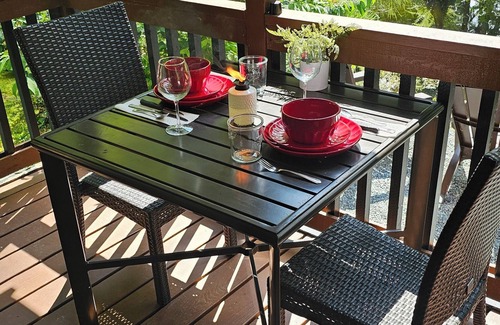 Jordan Road-Canyon Creek House | Tranquil Guest/Tiny house Retreat in Scenic Granite Falls with A/C, Wifi & more.