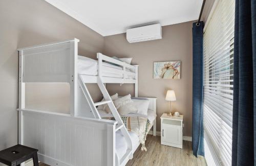 Maida Vale Villa | Tranquil Gumnut Cottage - Close to Airport