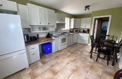 Greens Harbour Cottage | Tranquil Harbourview Cottage: Oceanfront Escape in Green's Harbour, NL