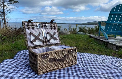 Greens Harbour Cottage | Tranquil Harbourview Cottage: Oceanfront Escape in Green's Harbour, NL