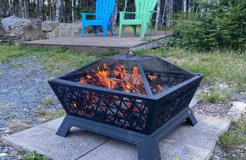 Greens Harbour Cottage | Tranquil Harbourview Cottage: Oceanfront Escape in Green's Harbour, NL